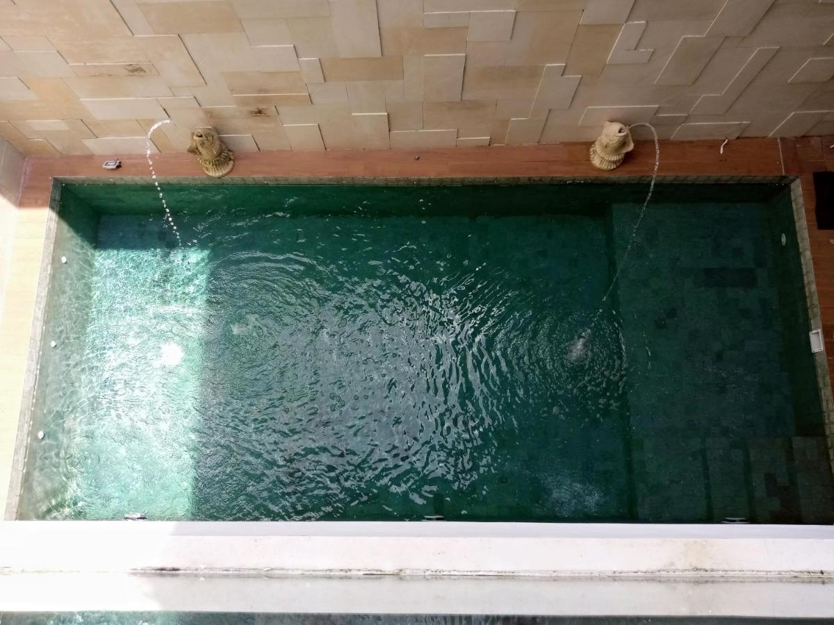Villa Valencia Batu  Εξωτερικό φωτογραφία