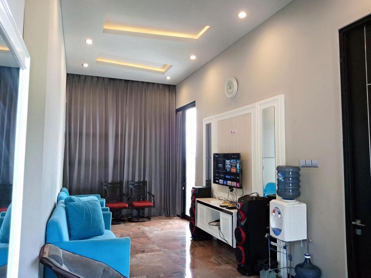 Villa Valencia Batu  Εξωτερικό φωτογραφία