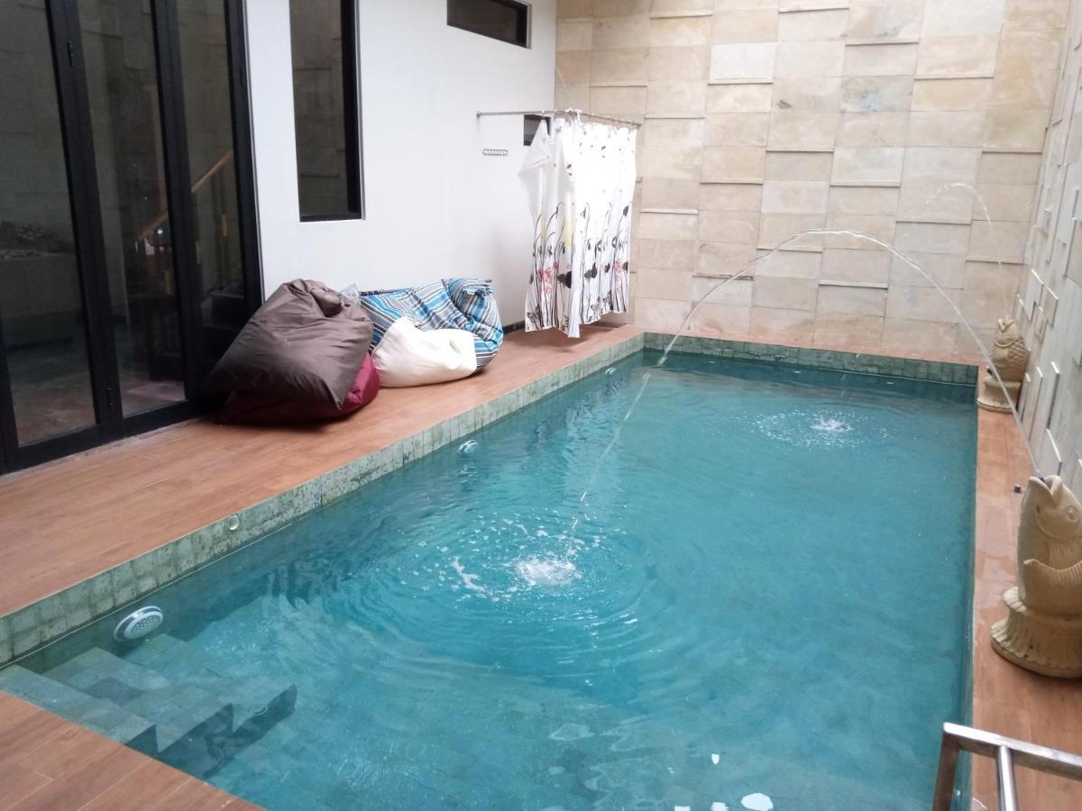 Villa Valencia Batu  Εξωτερικό φωτογραφία